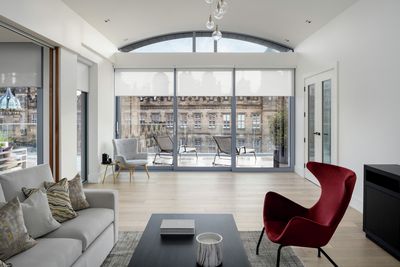 Rollo-Systeme, SG 4970, Multiscreen 1-10%, The Crescent, Edinburgh, Scotland, UK