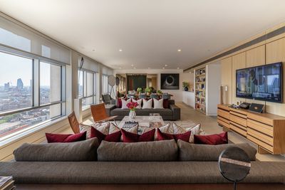 Rollo-Systeme, SG 4960, Multiscreen 1-10%, Centre Point, London, United Kingdom, Recess