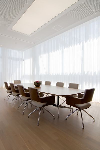 Vorhang-Systeme, SG 5600, Colorama 2, room shot ""Office Gehrke econ in the Torhaus", Hannover, Germany, Wave