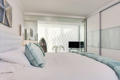 Vertikal-Lamellen, SG 2900, Multi Visio, Private Home, Poole Dorset, United Kingdom, Vertical Waves